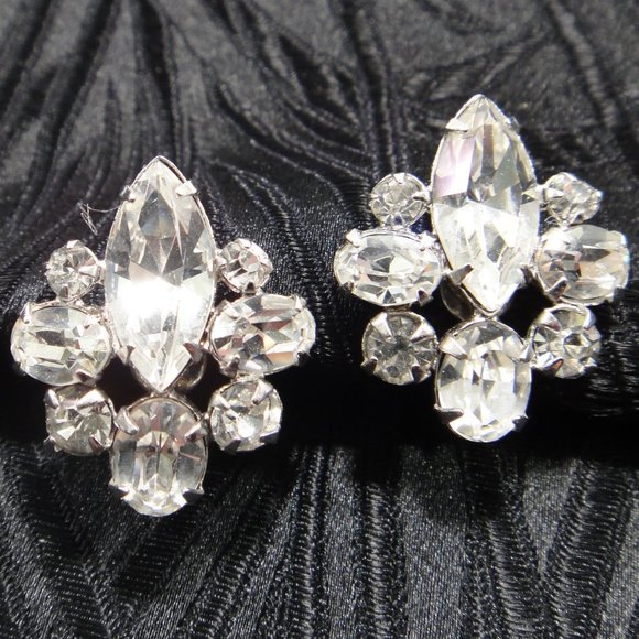 Vintage Jewelry - VTG Rhinestone Earrings